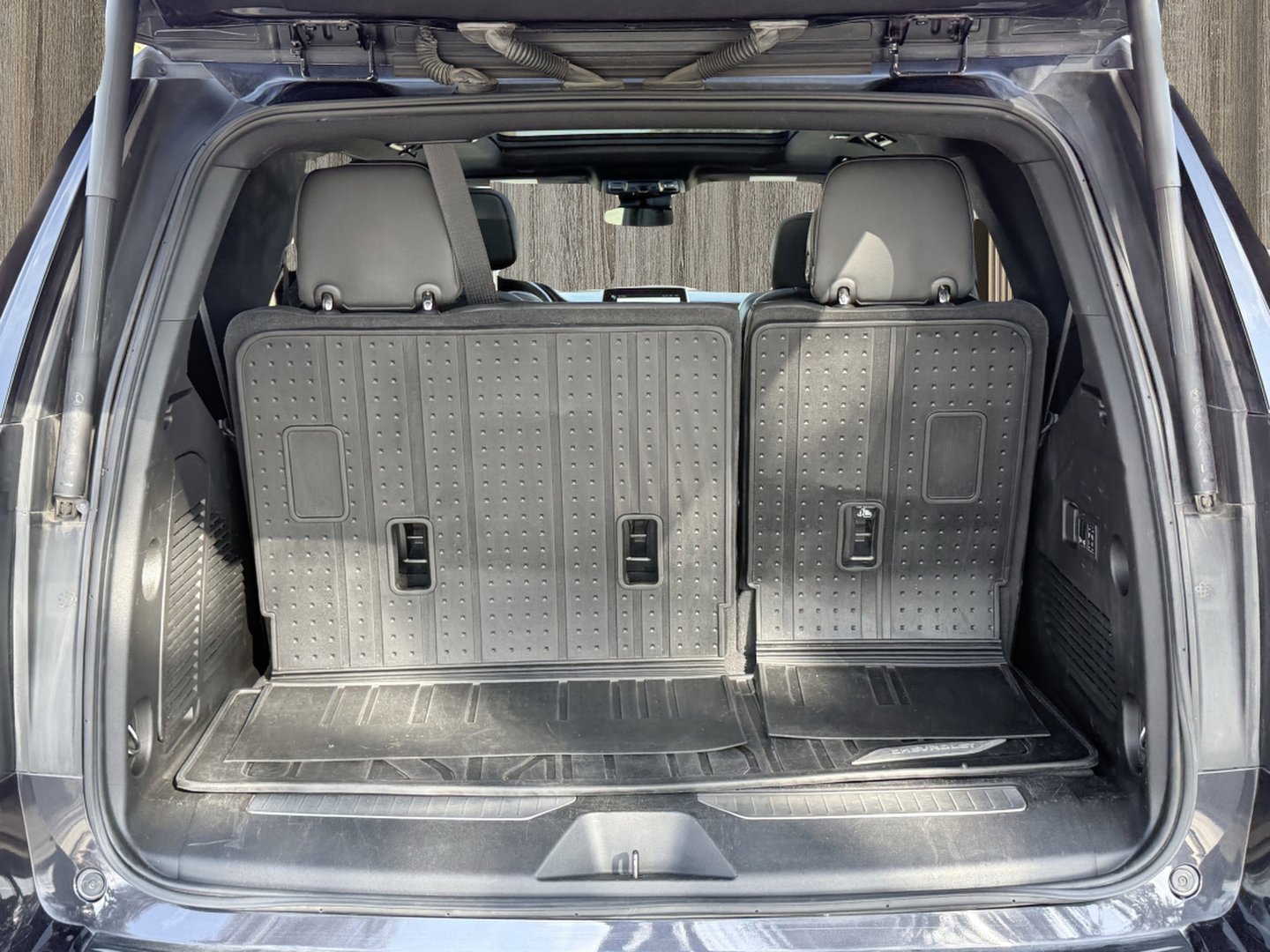 Used 2023 Chevrolet Tahoe RST w/ Luxury Package RWD image 10