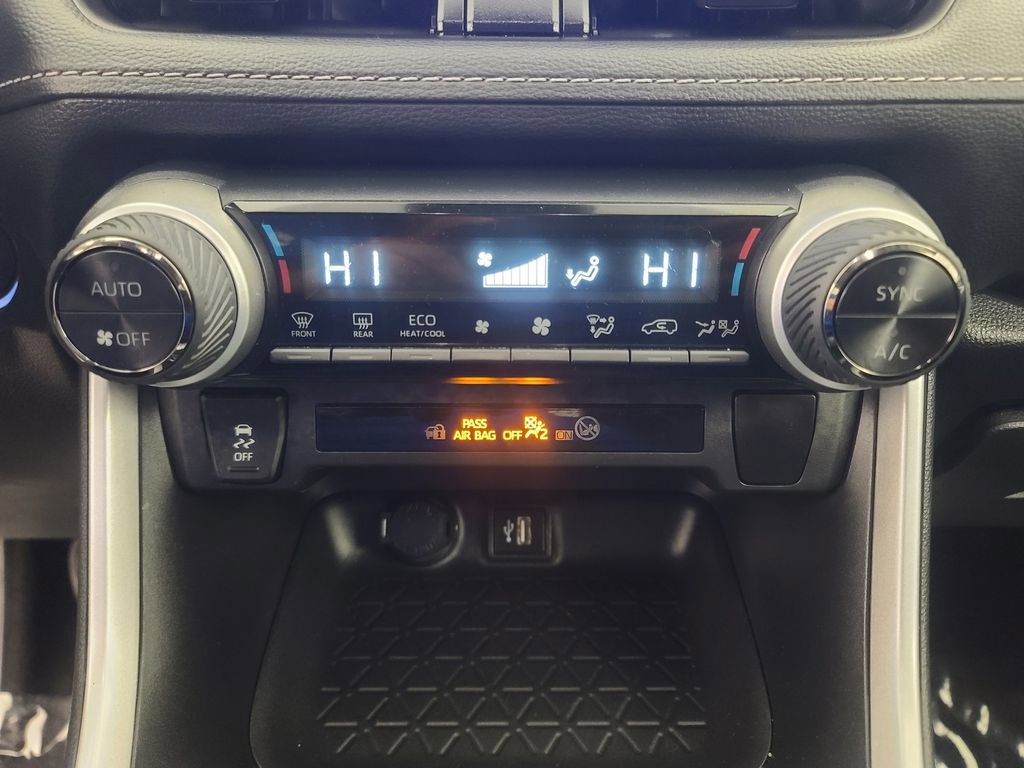 Used 2025 Toyota RAV4 XLE image 36