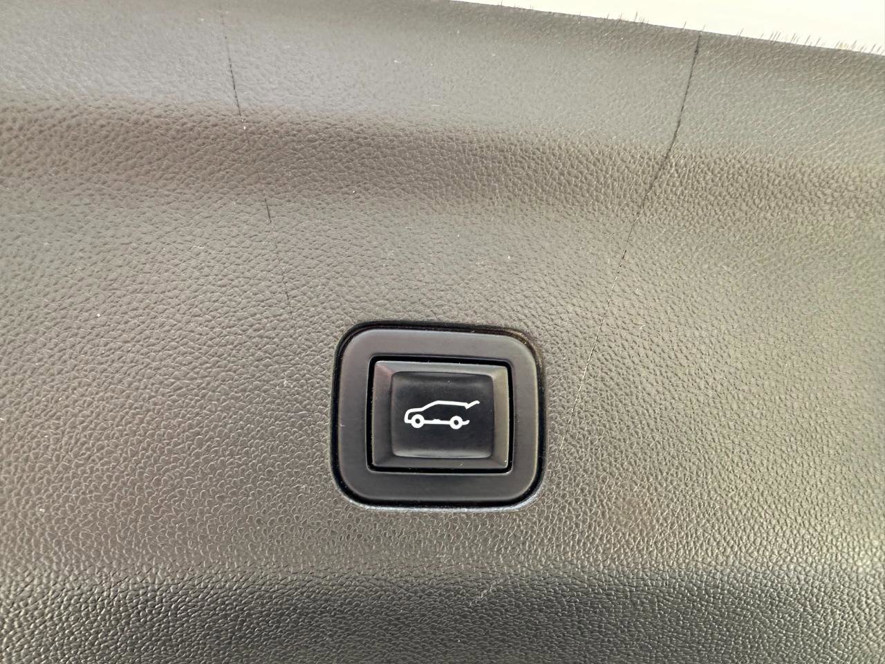 Used 2022 Chevrolet Tahoe LT w/ Luxury Package image 39
