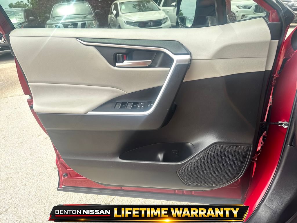 Used 2025 Toyota RAV4 XLE w/ Convenience Package image 12