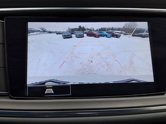 Used 2023 Buick Enclave Essence image 27