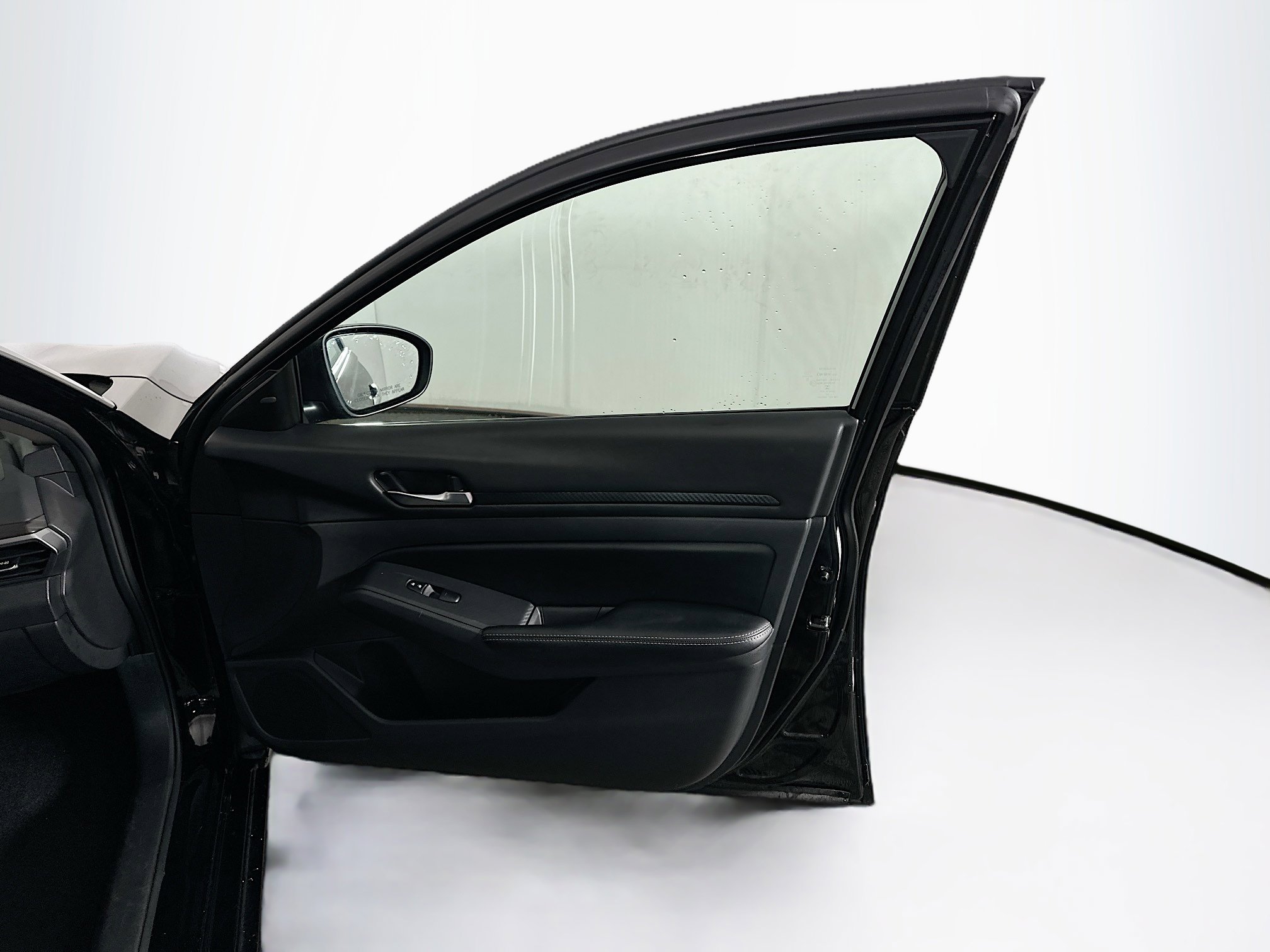 Used 2025 Nissan Altima 2.5 SV image 29