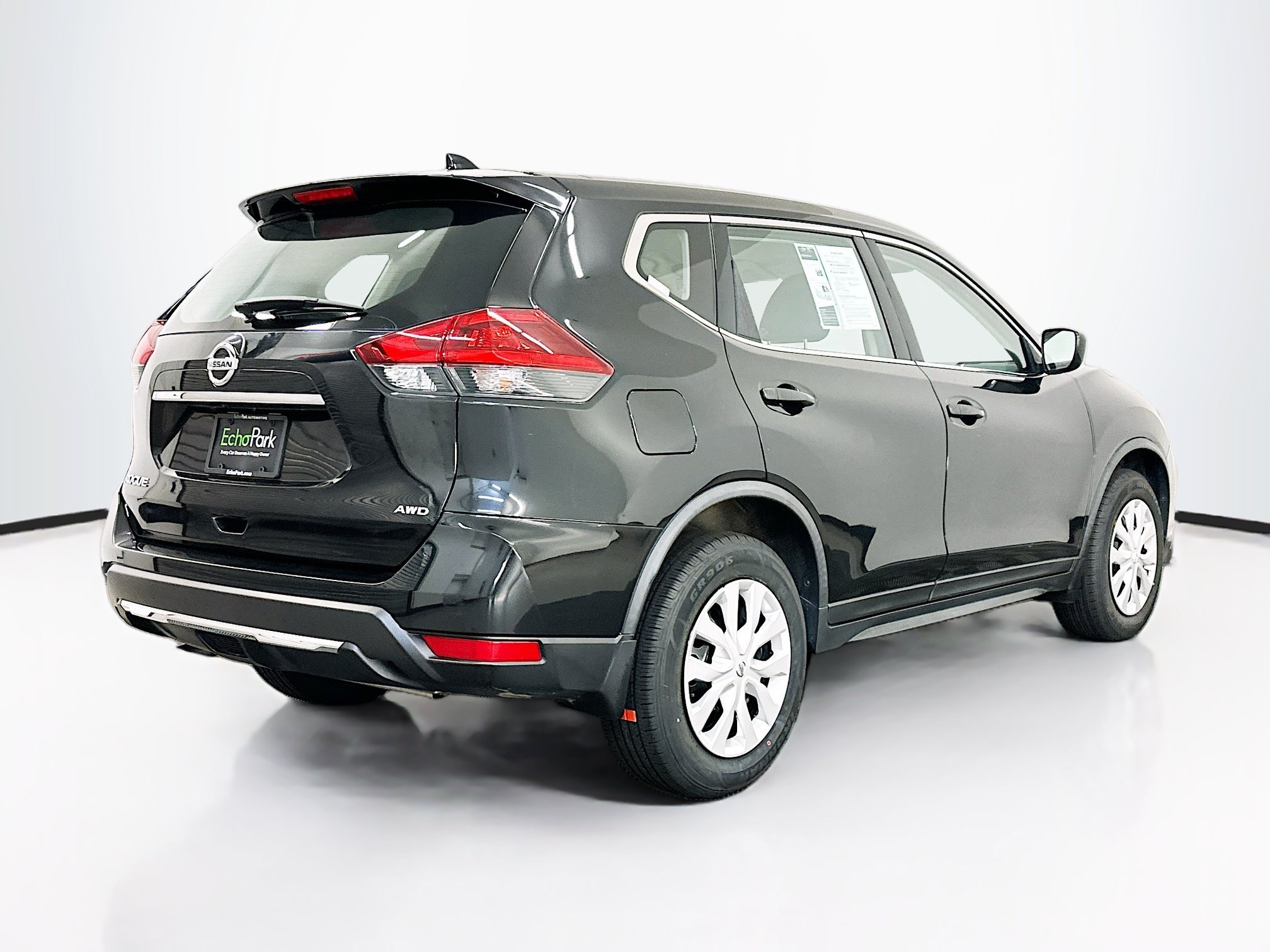 Used 2018 Nissan Rogue S AWD/4WD image 9