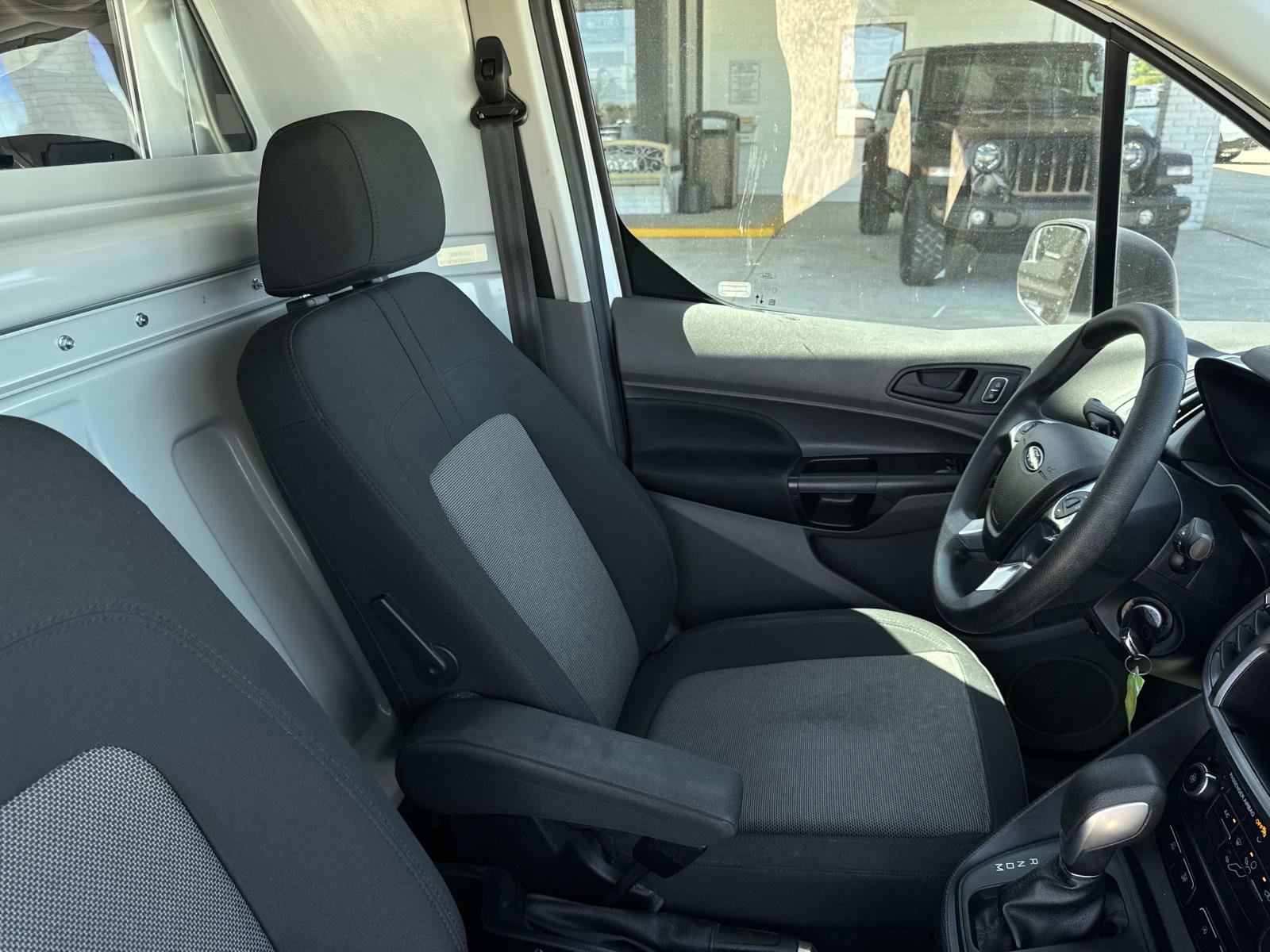 Used 2023 Ford Transit Connect XL image 10