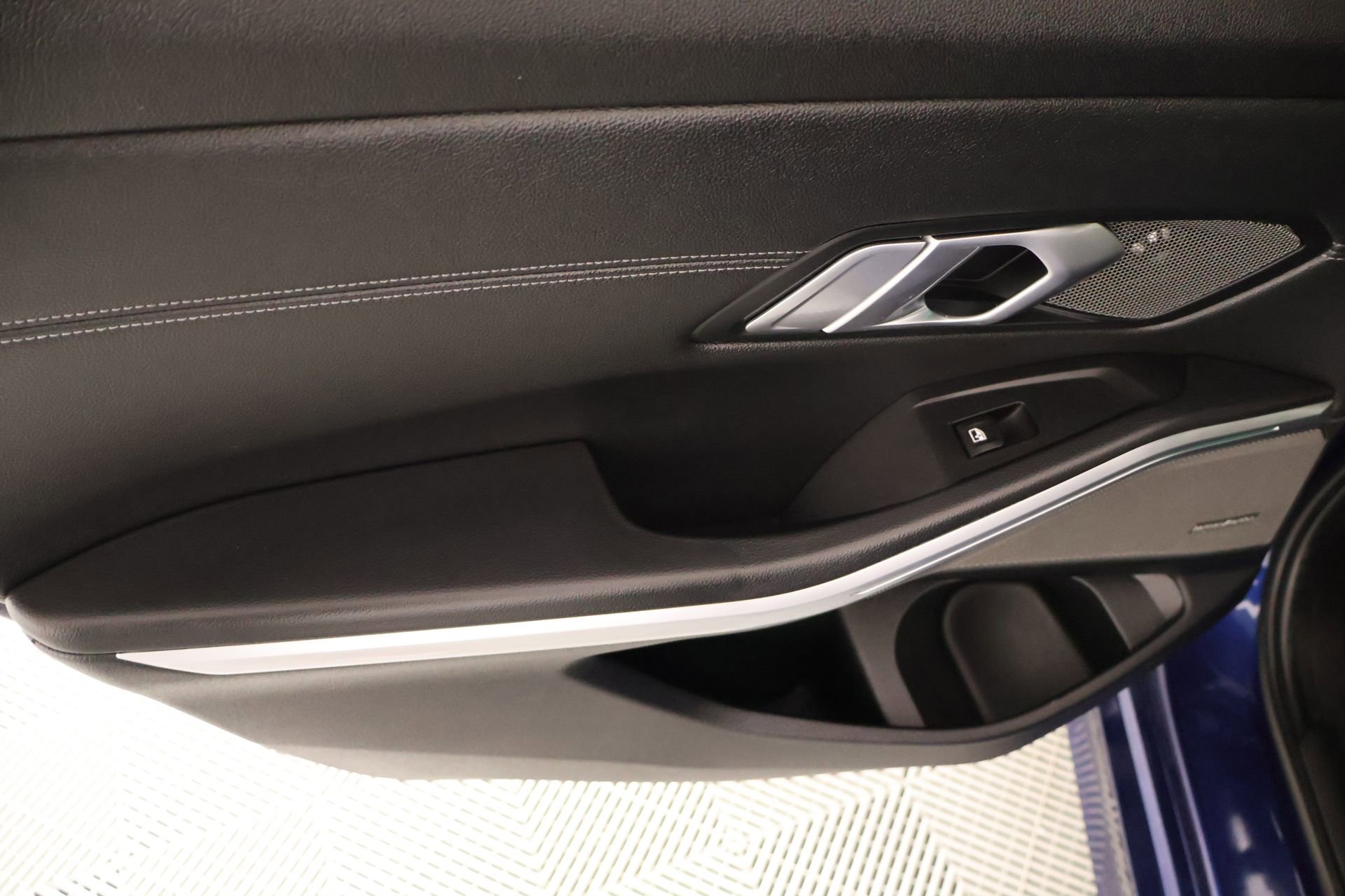 Used 2019 BMW 330i Sedan w/ Premium Package RWD image 18