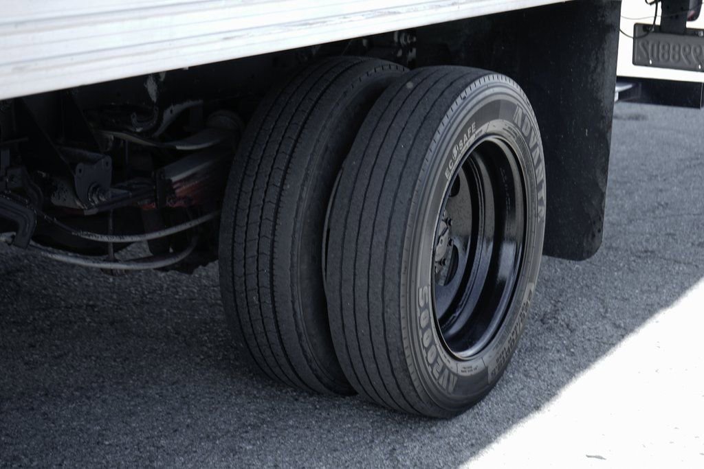 Used 2017 Ford F550 2WD Regular Cab Super Duty image 41