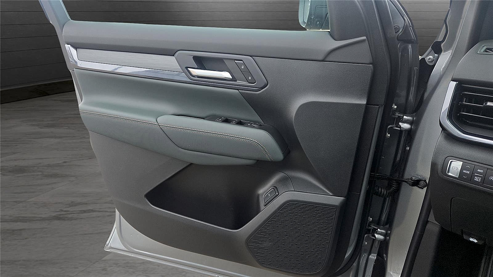 New 2026 GMC Terrain AT4 w/ LPO, Floor Liner Package AWD/4WD image 22