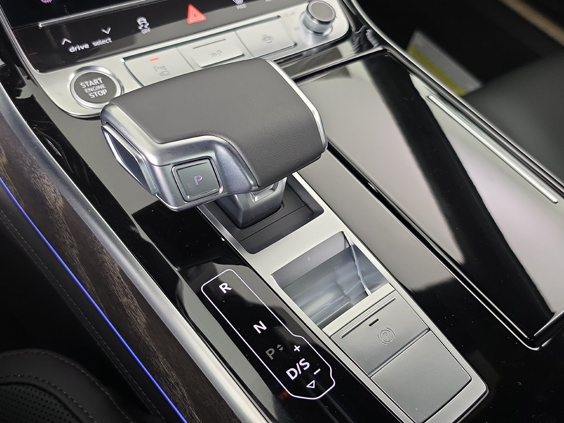 New 2026 Audi A8 L 3.0T AWD/4WD image 28