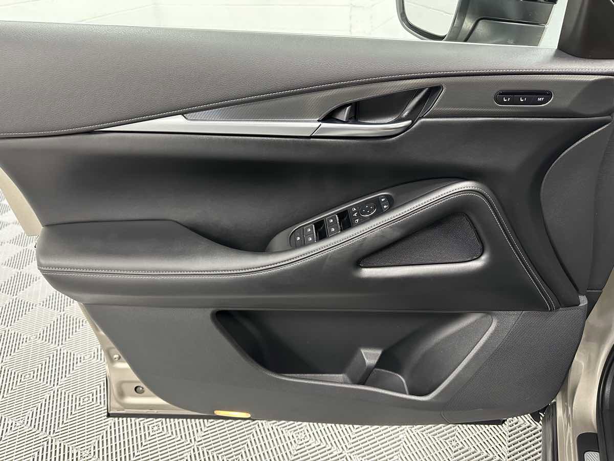 Used 2024 INFINITI QX60 Luxe image 10