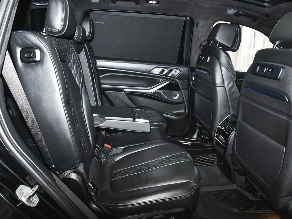 Used 2021 BMW X7 M50i w/ Dynamic Handling Package AWD/4WD image 64