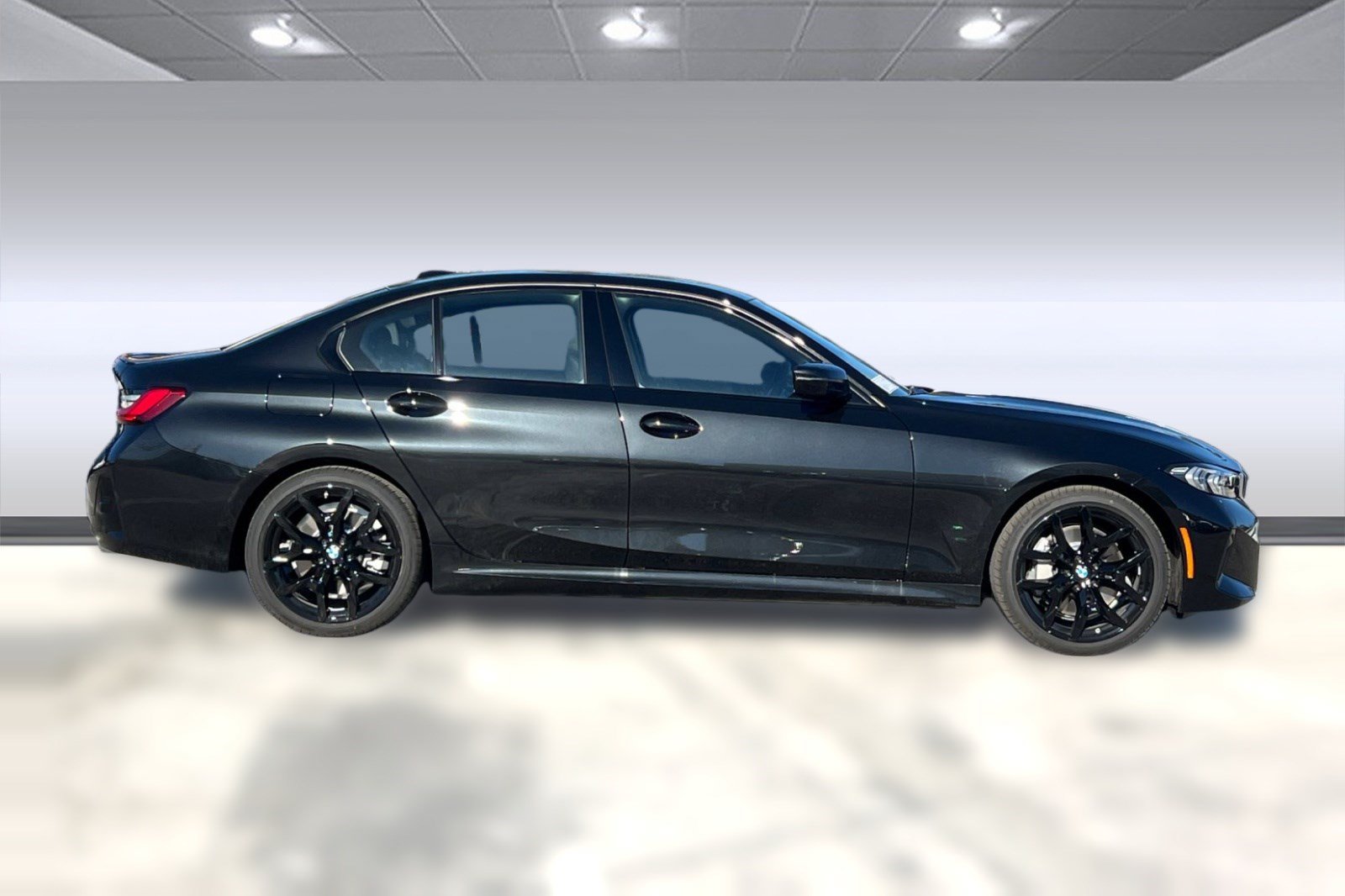 Used 2026 BMW 330i Sedan w/ M Sport Package RWD image 6