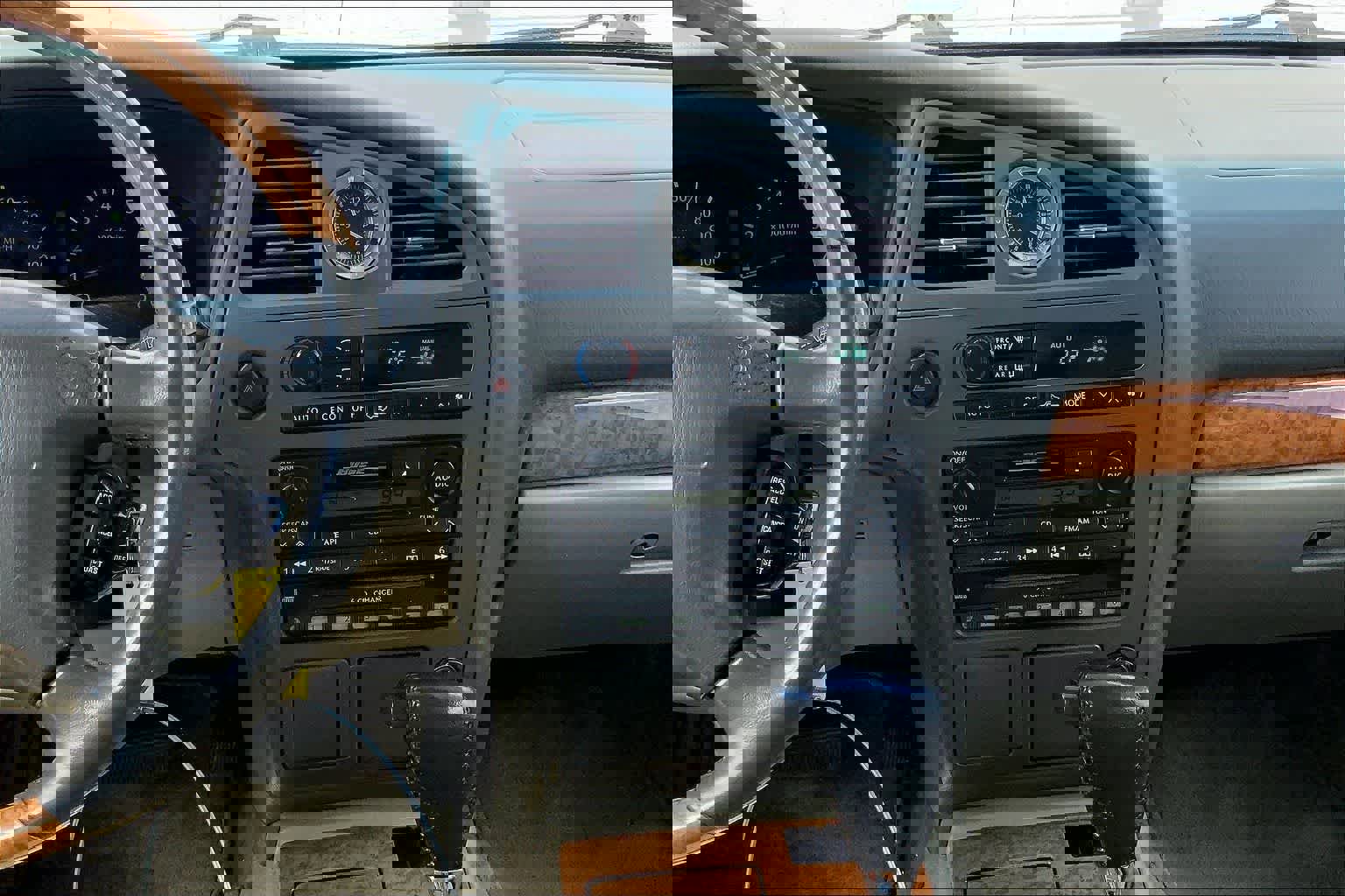 Used 2001 INFINITI QX4 2WD image 16