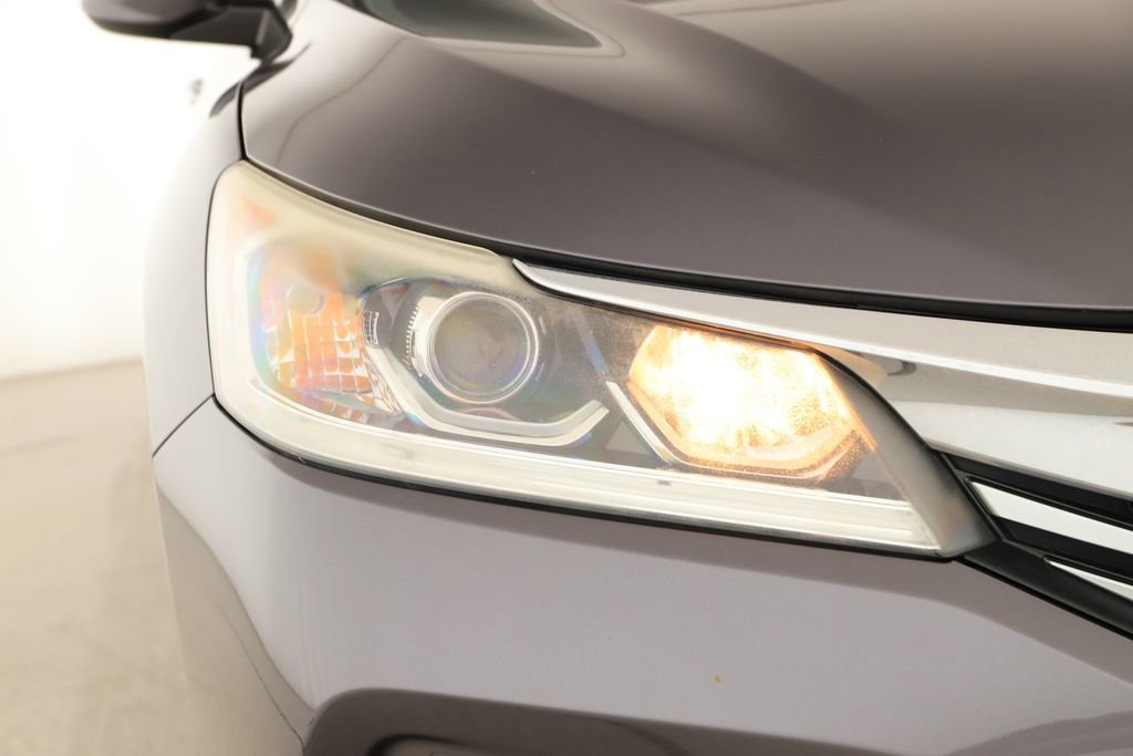 Used 2016 Honda Accord LX image 33