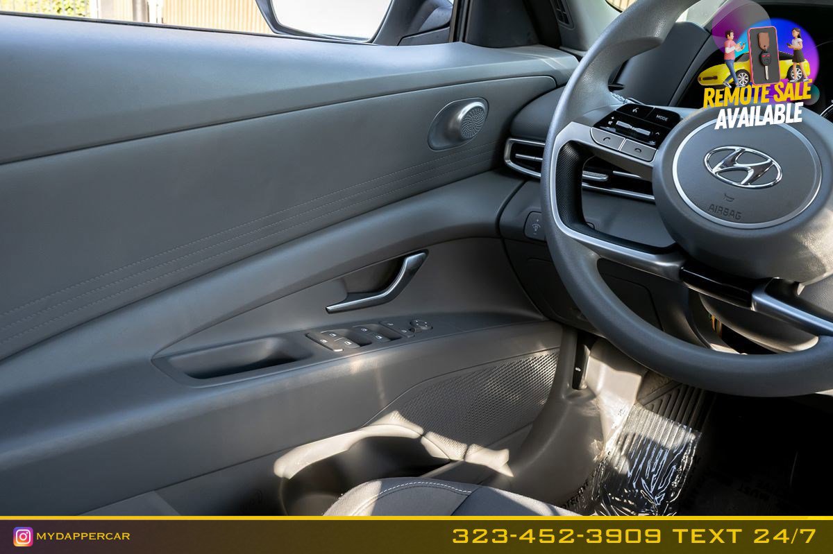 Used 2021 Hyundai Elantra Blue image 18