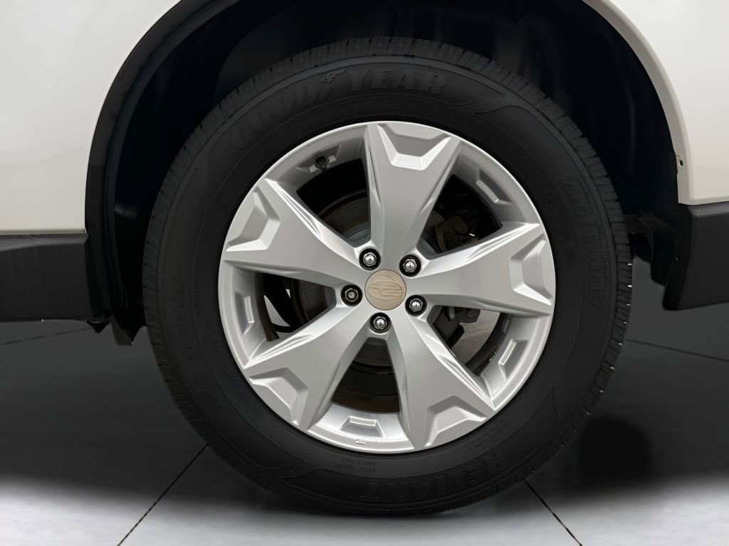 Used 2014 Subaru Forester 2.5i Premium AWD/4WD image 30
