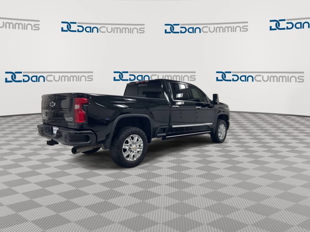 Used 2024 Chevrolet Silverado 2500 High Country w/ Technology Package AWD/4WD image 8