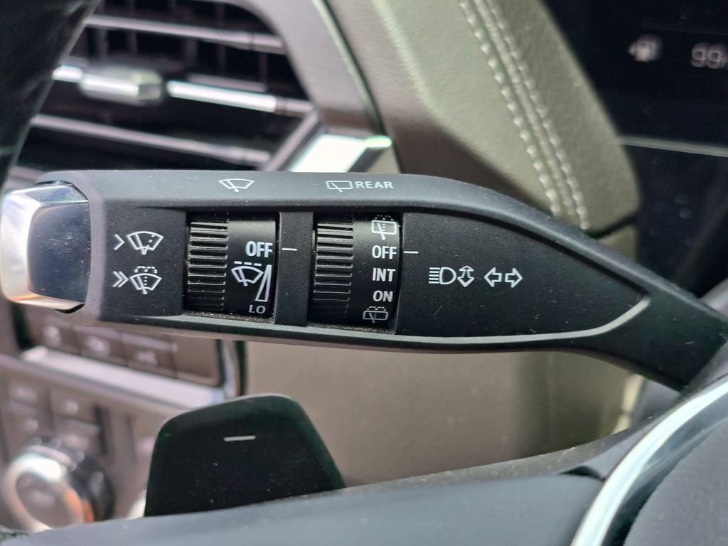 Used 2025 GMC Yukon Denali AWD/4WD image 31