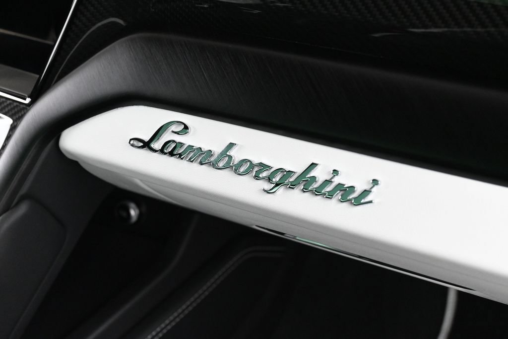 Used 2024 Lamborghini Urus S AWD/4WD image 35