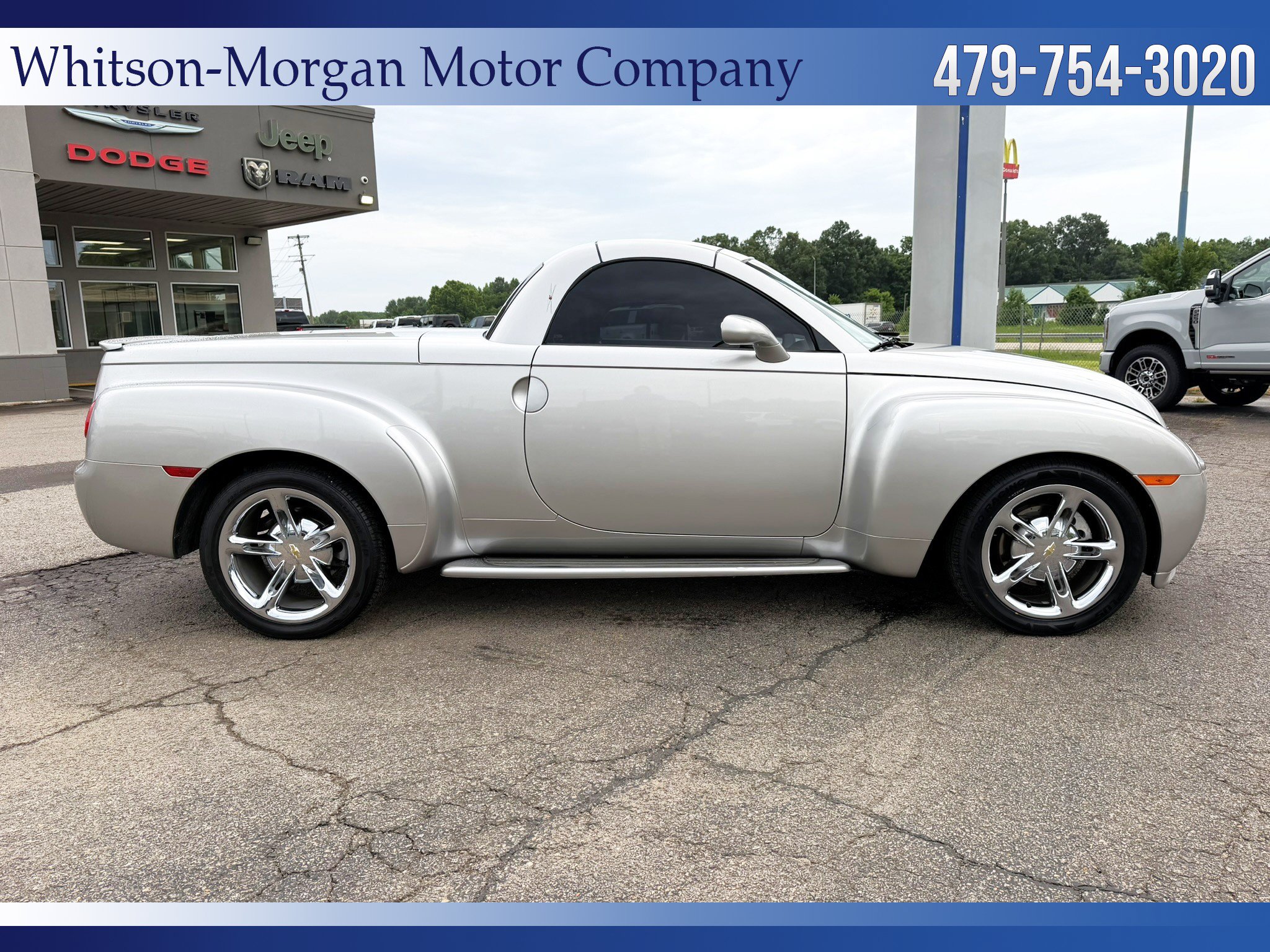 Used 2005 Chevrolet SSR w/ Preferred Equipment Group RWD image 4
