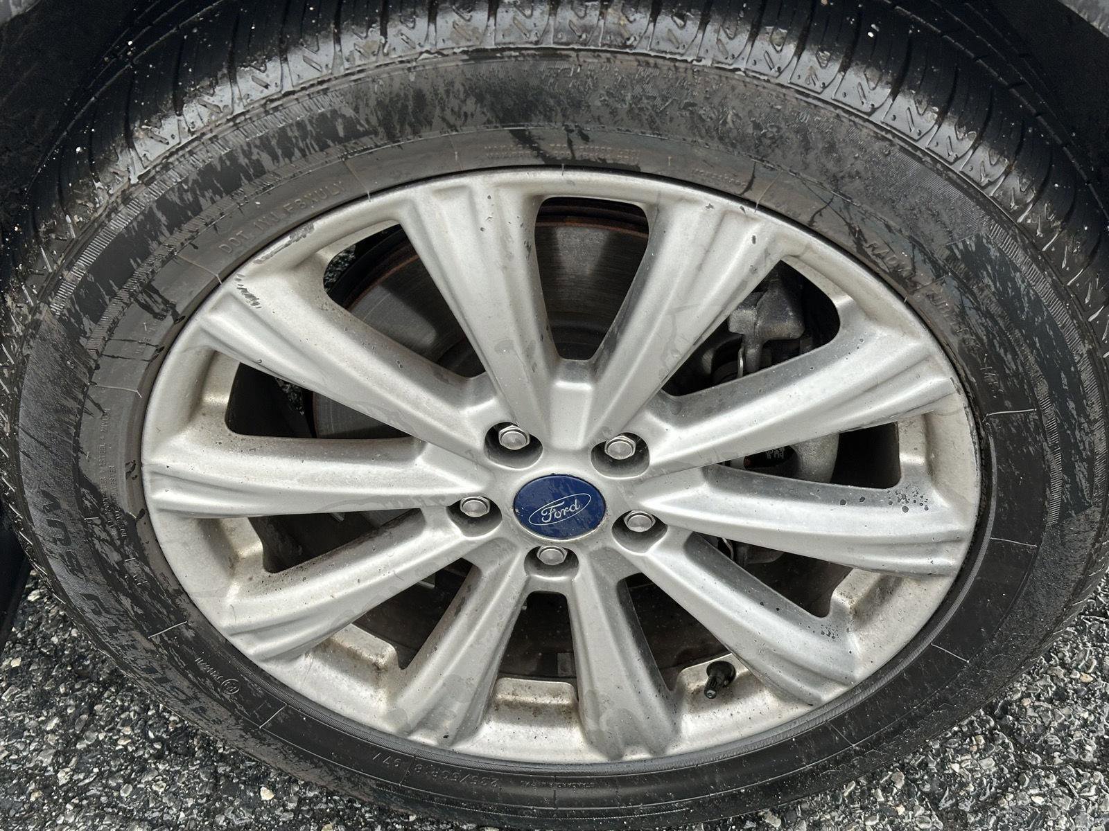 Used 2017 Ford Escape Titanium image 10