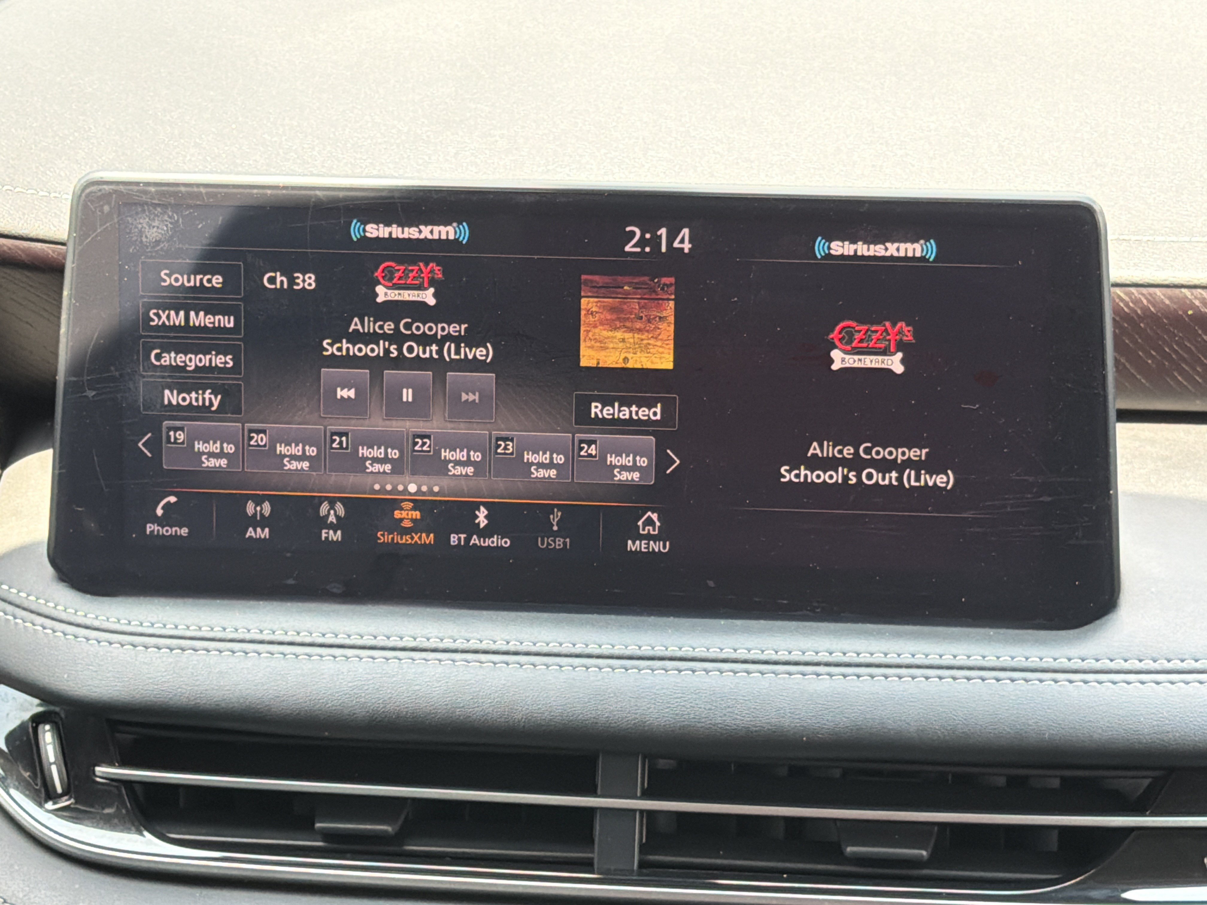 Used 2023 INFINITI QX60 Sensory w/ Vision Package AWD/4WD image 4