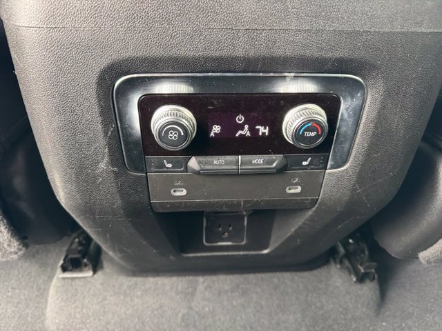 Certified 2022 GMC Yukon XL SLT w/ SLT Premium Package AWD/4WD image 25
