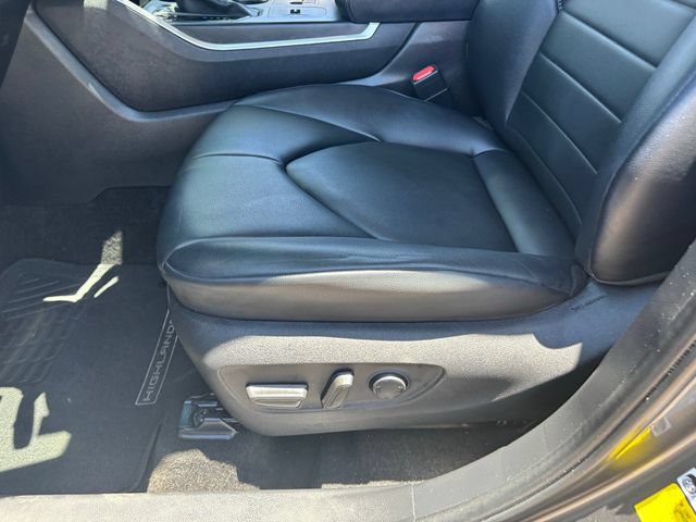 Used 2023 Toyota Highlander XLE FWD image 20