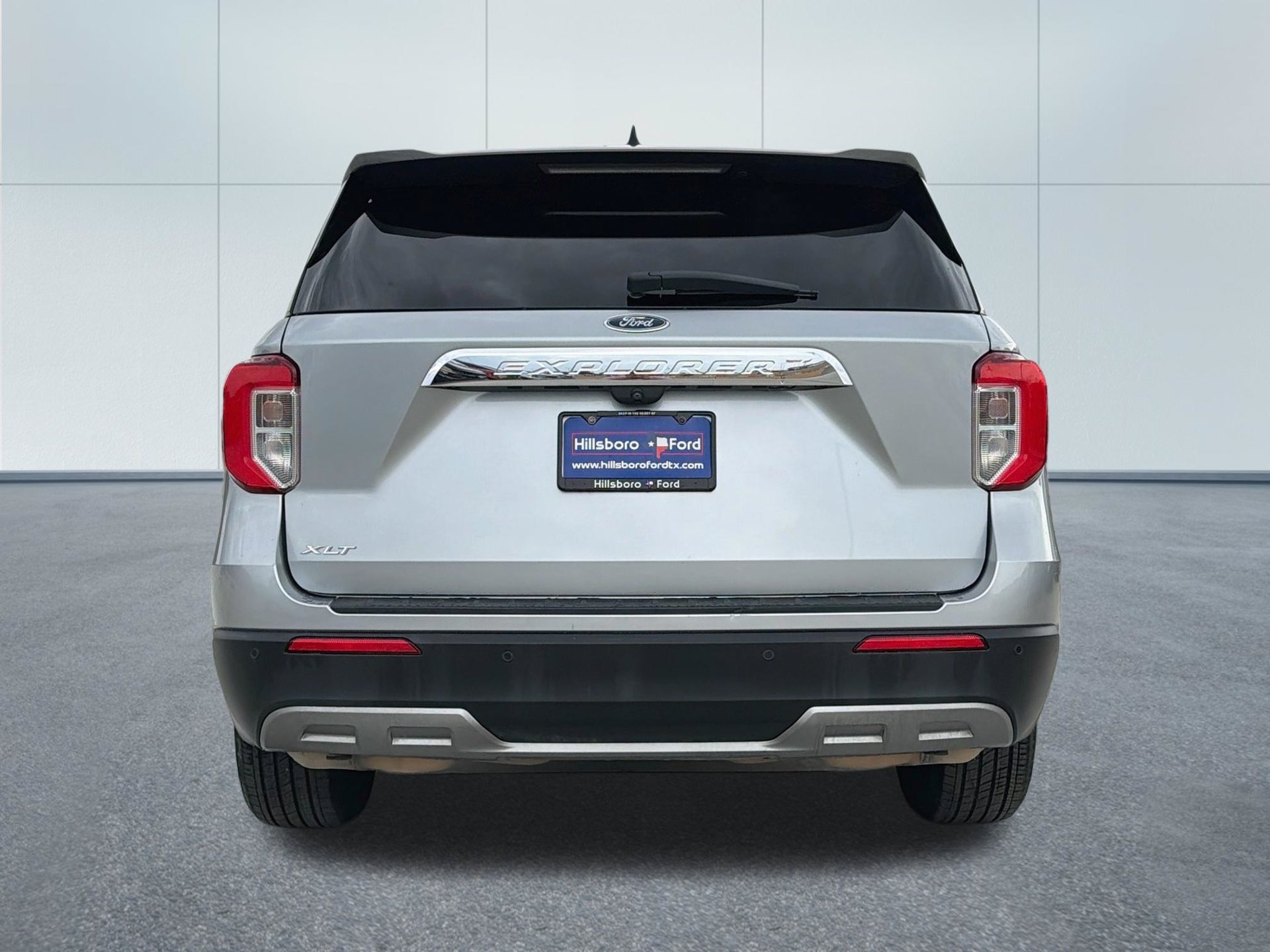 Used 2022 Ford Explorer XLT w/ Equipment Group 202A RWD image 6