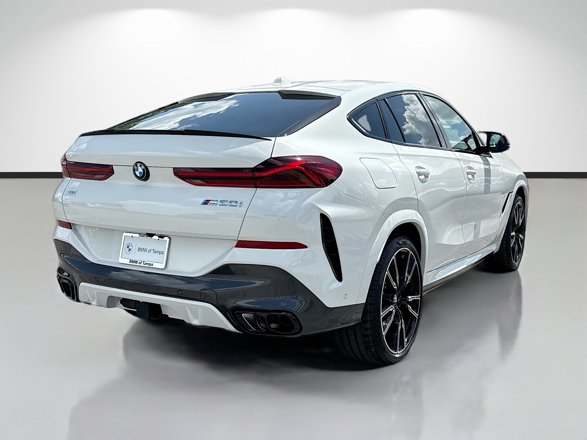 New 2027 BMW X6 M60i AWD/4WD image 3