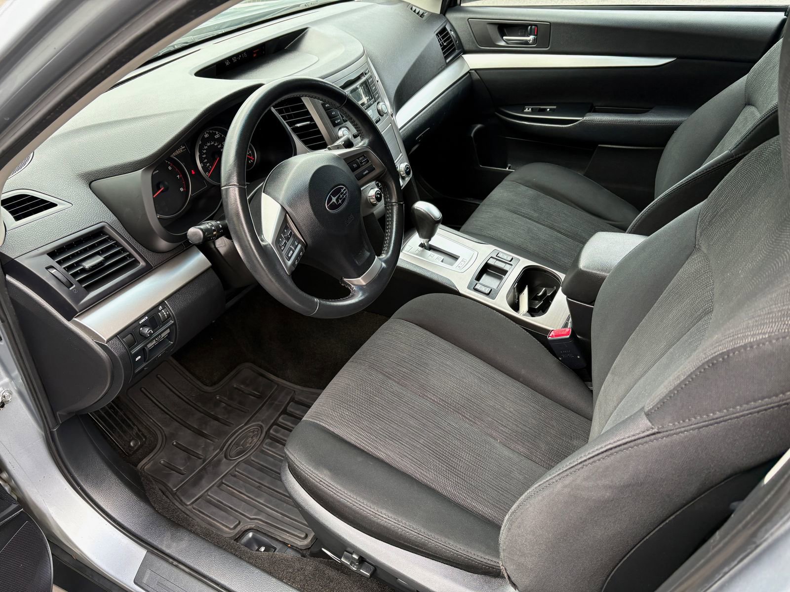Used 2013 Subaru Outback 2.5i Premium w/ All-Weather Pkg AWD/4WD image 10