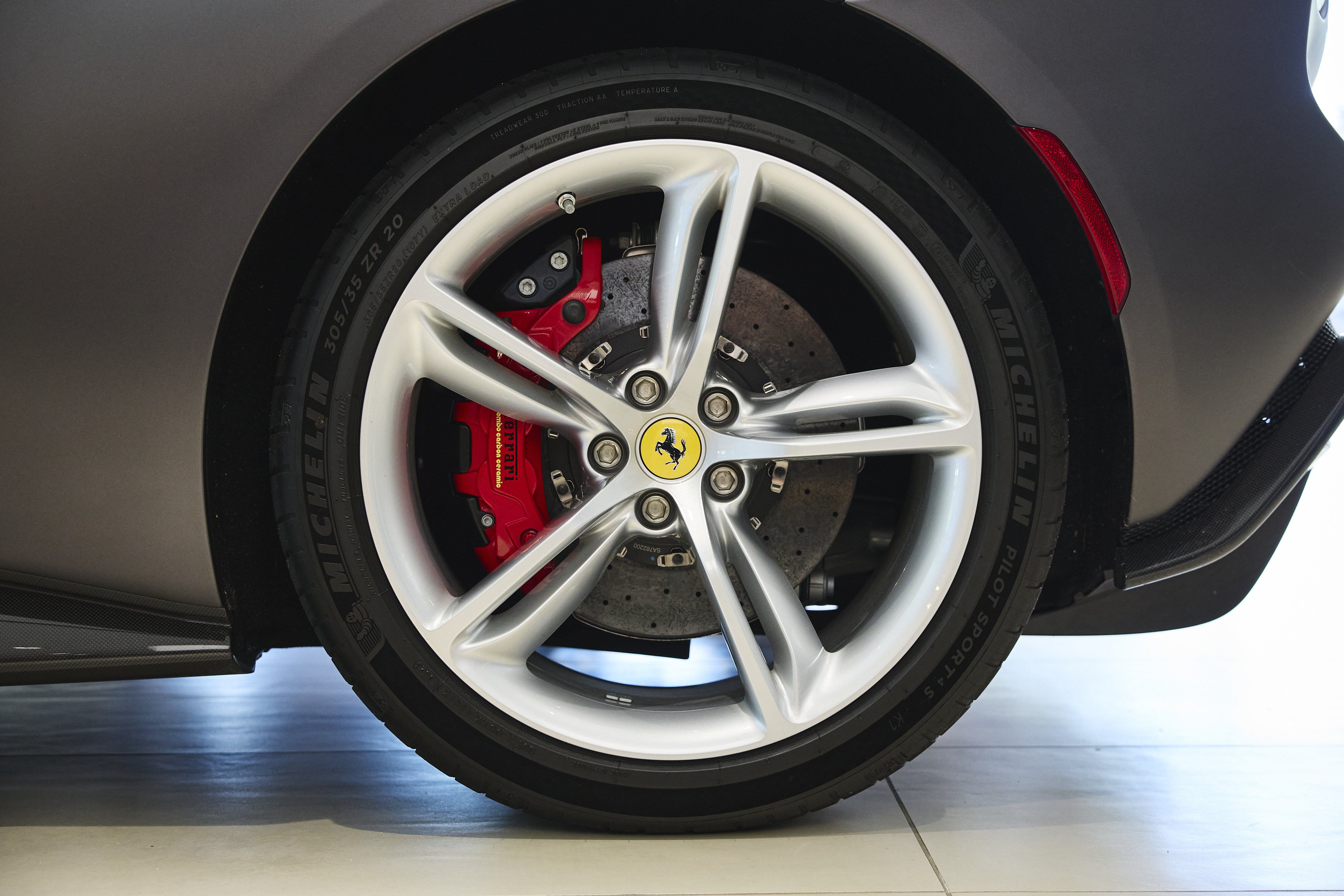Used 2023 Ferrari 296 GTS RWD image 60