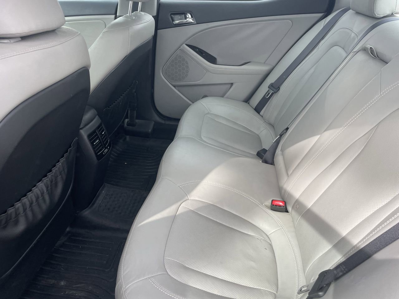 Used 2011 Kia Optima EX image 12