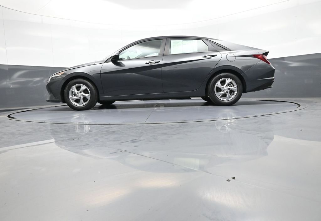 Certified 2021 Hyundai Elantra SE FWD image 32