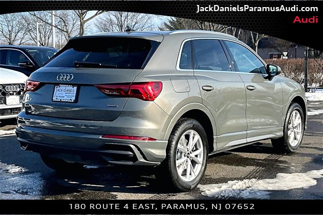 Used 2023 Audi Q3 2.0T Premium w/ Convenience Package image 2