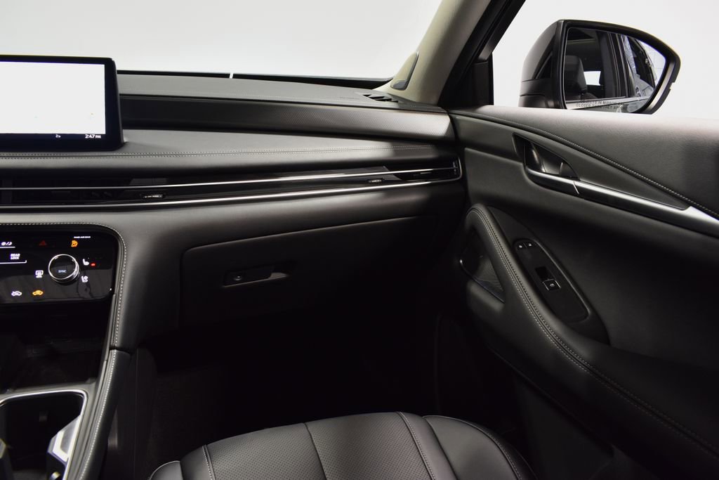 New 2026 INFINITI QX60 Luxe w/ Family Package image 14