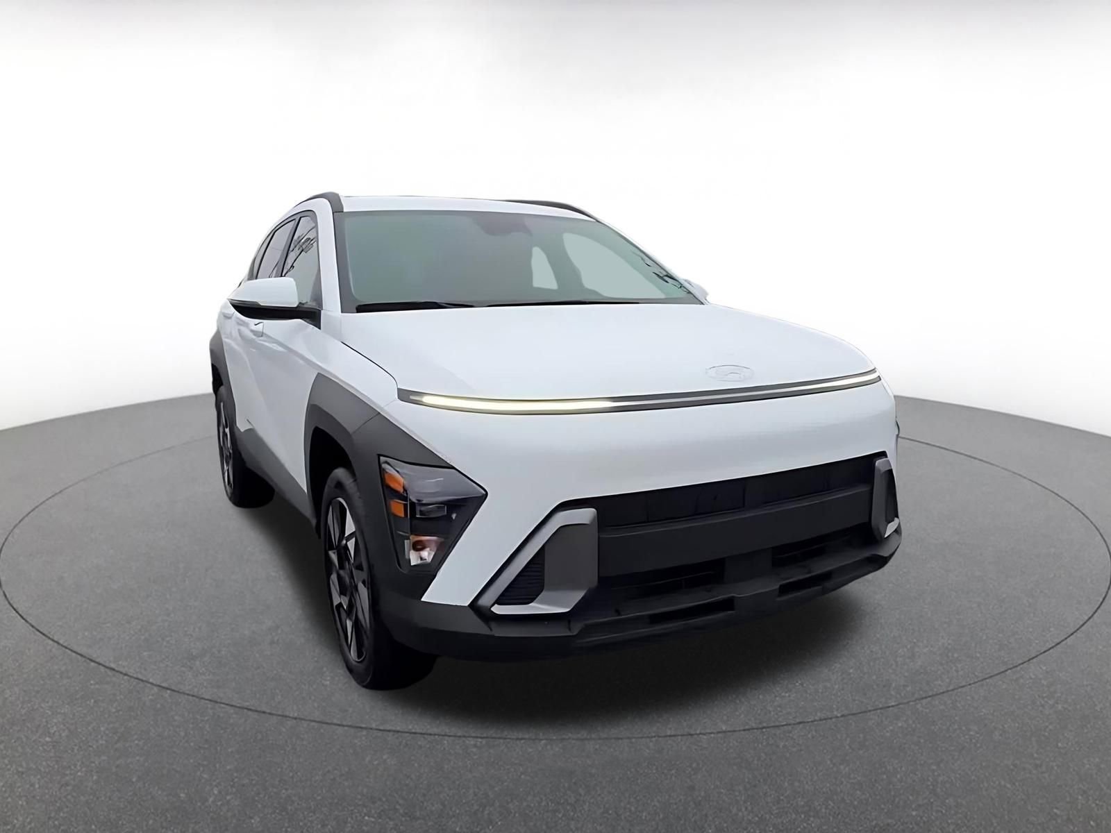 Used 2025 Hyundai Kona SEL image 3