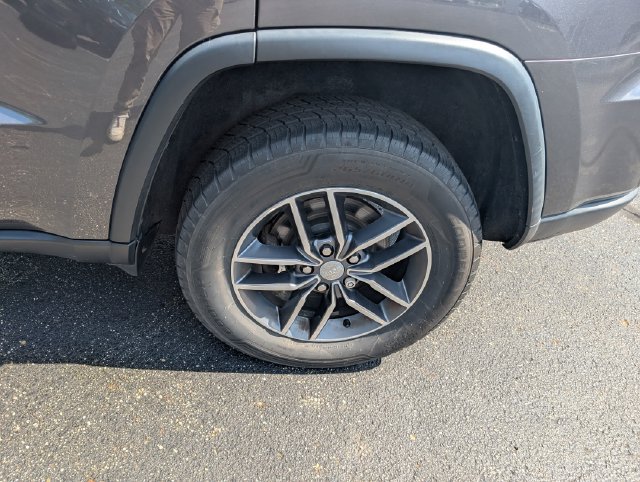 Used 2017 Jeep Grand Cherokee Limited AWD/4WD image 22