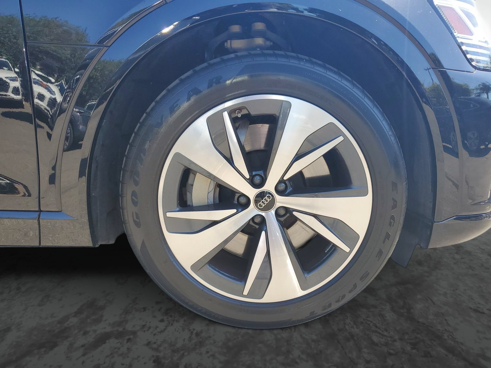 Used 2024 Audi Q8 e-tron Premium AWD/4WD image 6