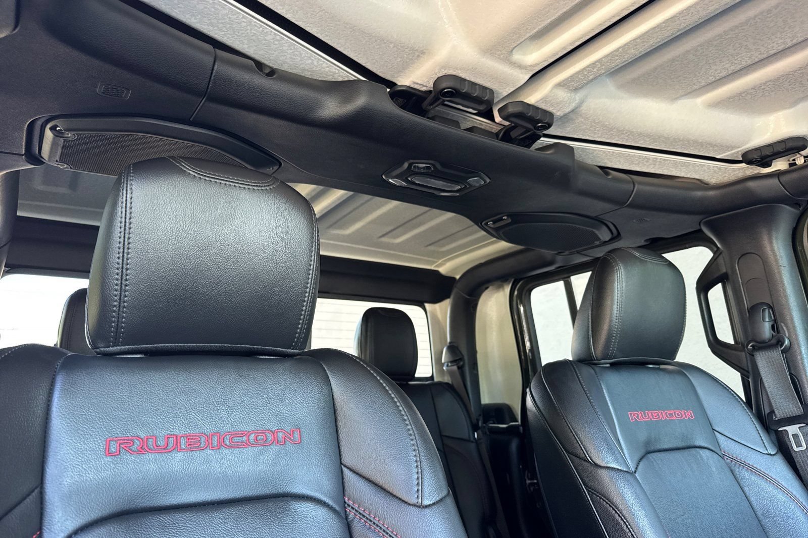 Used 2022 Jeep Gladiator Rubicon w/ LED Lighting Group AWD/4WD image 18