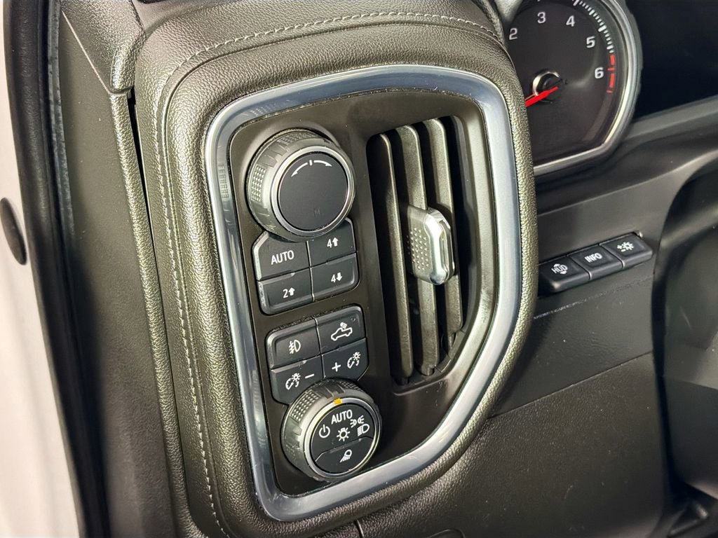 Used 2019 Chevrolet Silverado 1500 High Country w/ Technology Package image 10