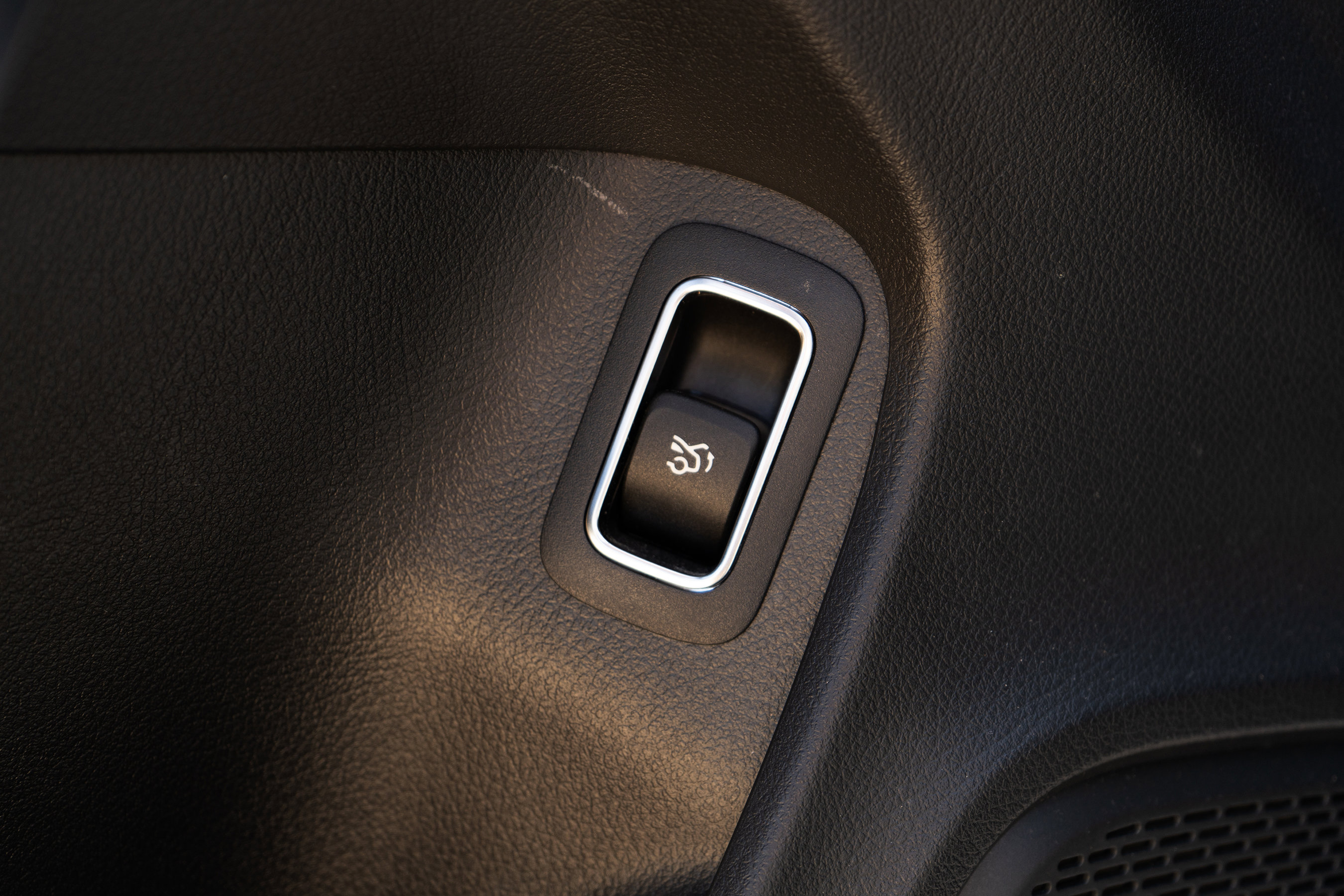 Used 2020 Mercedes-Benz CLA 250 4MATIC image 40