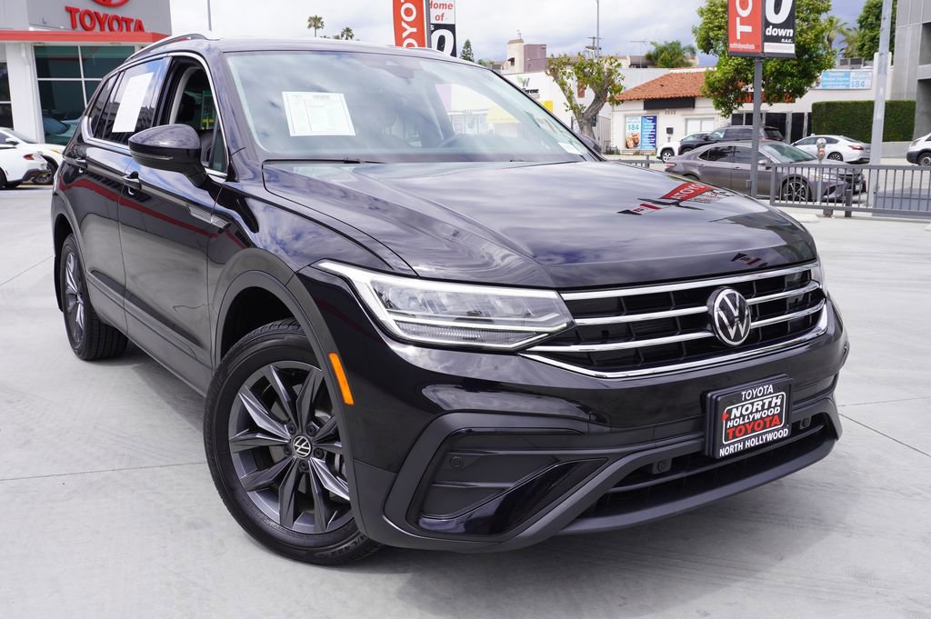 Used 2022 Volkswagen Tiguan SE FWD image 2