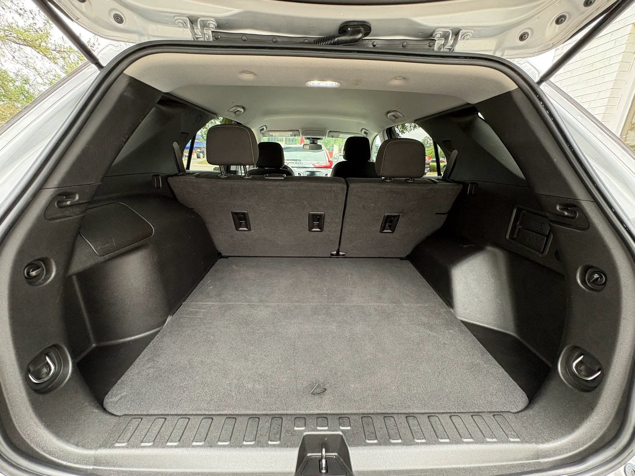Used 2021 Chevrolet Equinox LT AWD/4WD image 19