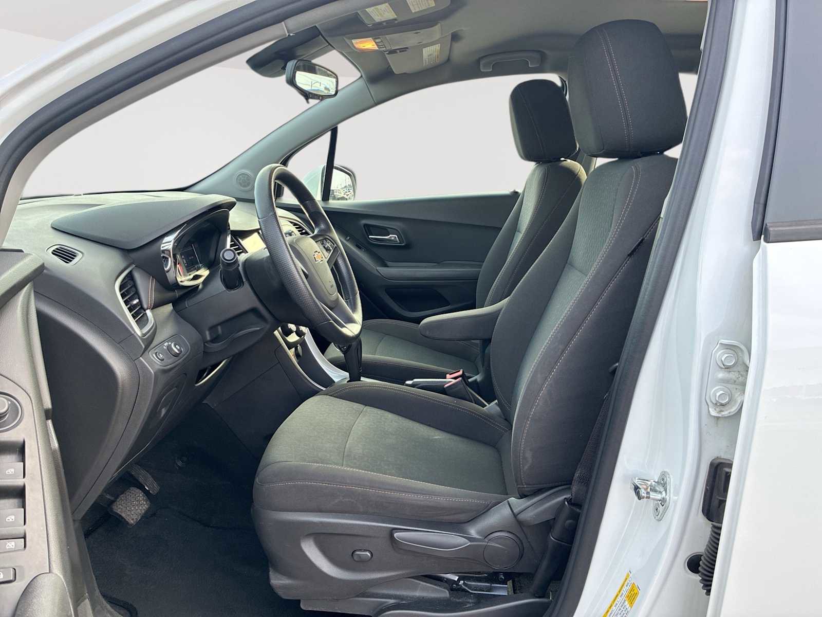 Certified 2018 Chevrolet Trax LS image 18