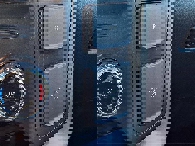 New 2025 Ford F150 Lariat w/ Equipment Group 502A High image 17