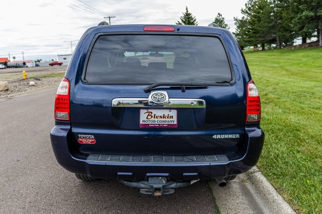 Used 2007 Toyota 4Runner SR5 AWD/4WD image 6