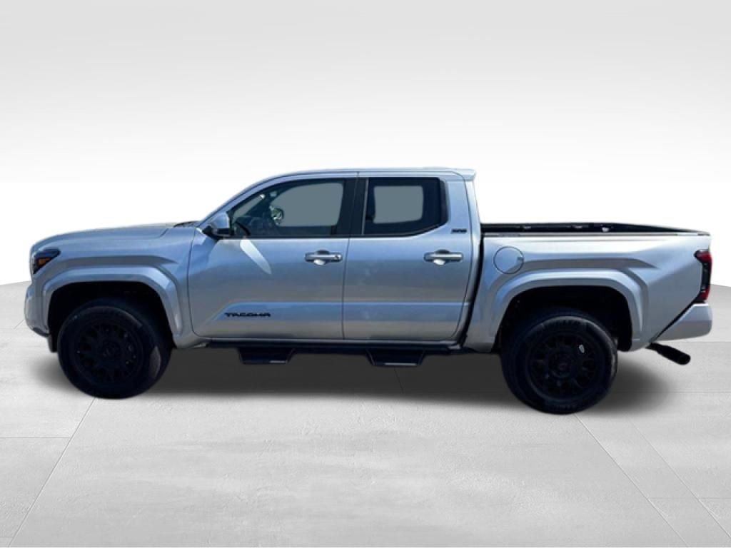 Certified 2025 Toyota Tacoma SR5 AWD/4WD image 2