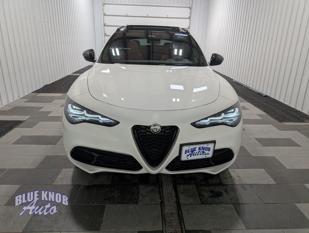 Used 2025 Alfa Romeo Stelvio Sprint w/ Veloce Package AWD/4WD image 6