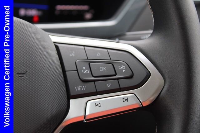Used 2023 Volkswagen Tiguan SE w/ Panoramic Sunroof Package image 31