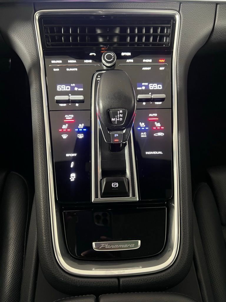 Certified 2020 Porsche Panamera 4S image 35